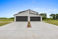 Building Photo - 516 Paso Fino St