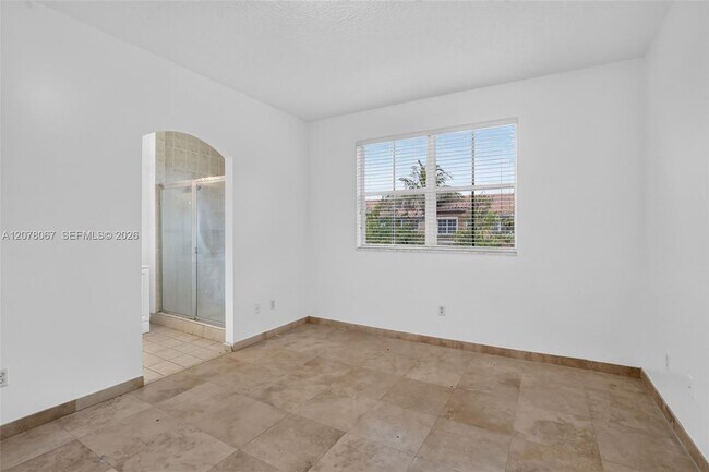 Building Photo - 4927 N Harbor Isles Dr