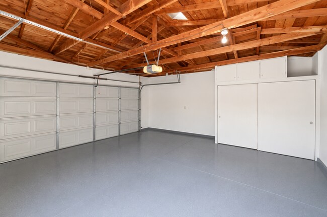 Building Photo - LARGE 4 Bedroom Home on Mesita! (Enclosed Back Yard!!)