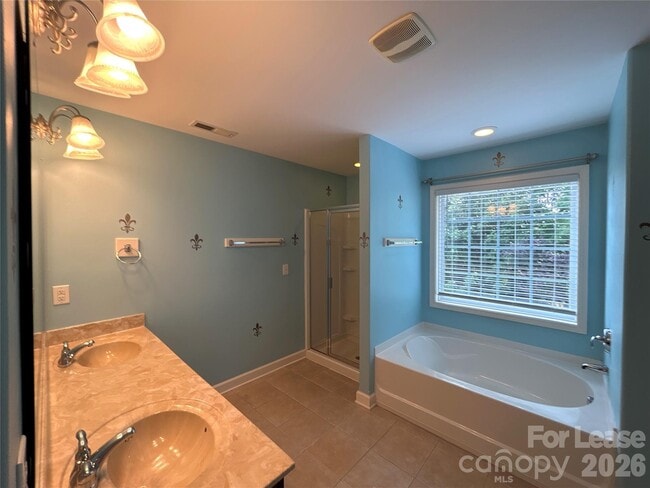 Building Photo - 4406 Overbecks Ln