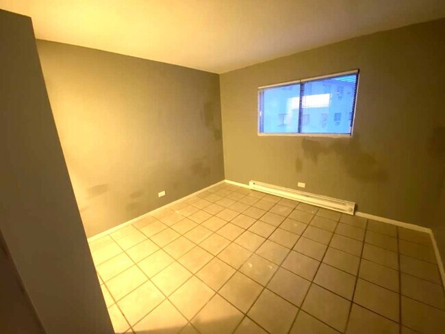 Building Photo - 4056 Bonhill Dr