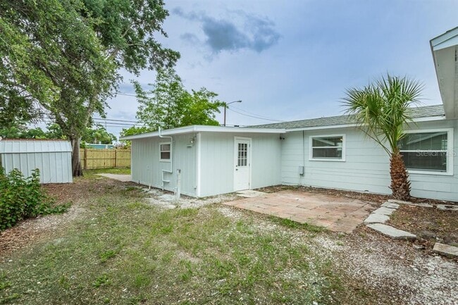 Building Photo - 7601 32nd Ave N