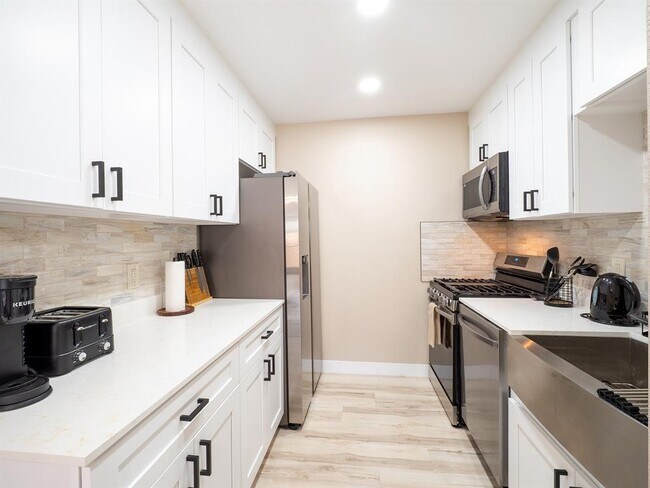 Building Photo - 8314 Bowling Green Dr