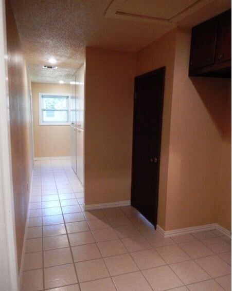 Building Photo - Available July 6: Spacious Home With Large...