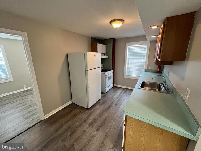 Building Photo - 220 Delsea Dr