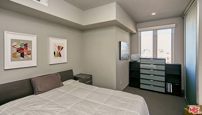 Building Photo - 1234 Wilshire Blvd