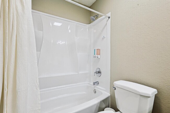 Building Photo - 967 Grand Central Pkwy