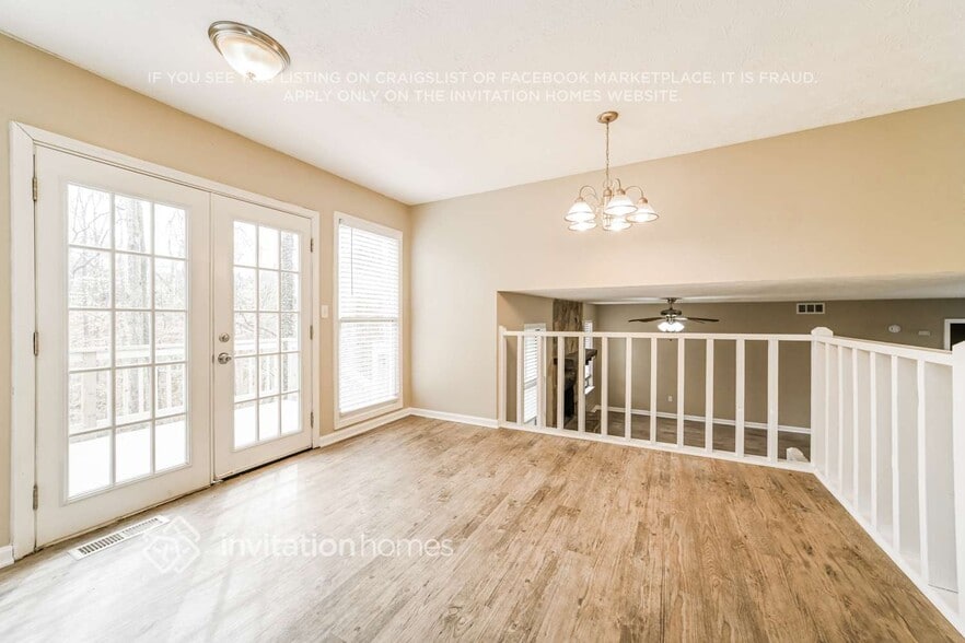 Building Photo - 6572 Oakwood Dr
