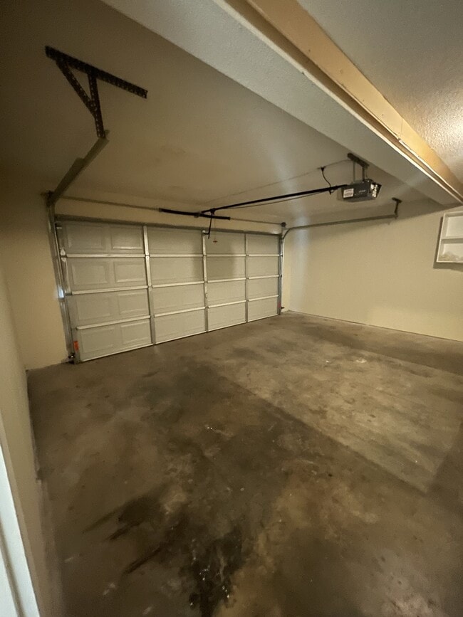 Building Photo - 4921 Martin Farms Rd