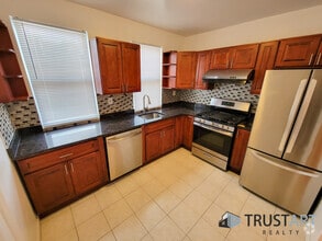 Building Photo - 3 bedroom house in Tacony