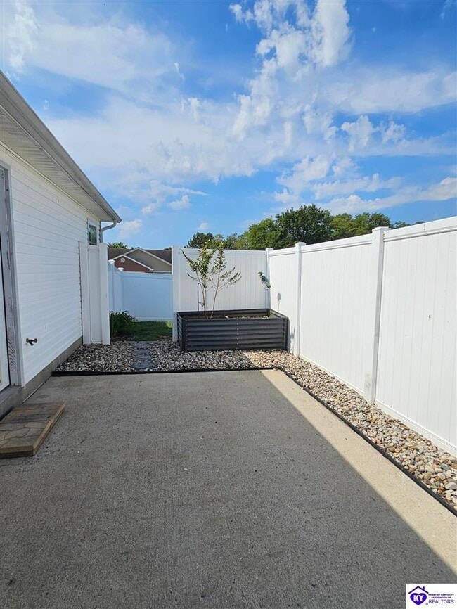 Building Photo - 101 McIntosh Dr