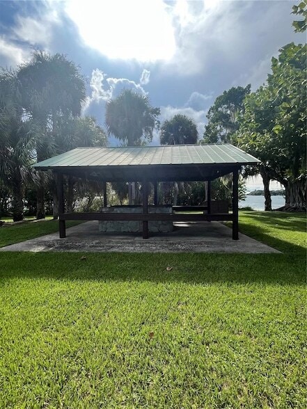 Building Photo - 3065 Lake June Blvd