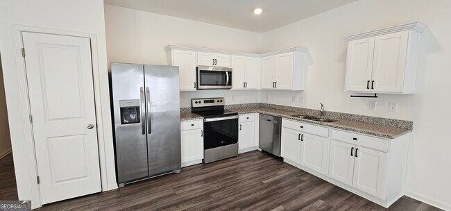 Building Photo - 3488 Cardinal Dr SW