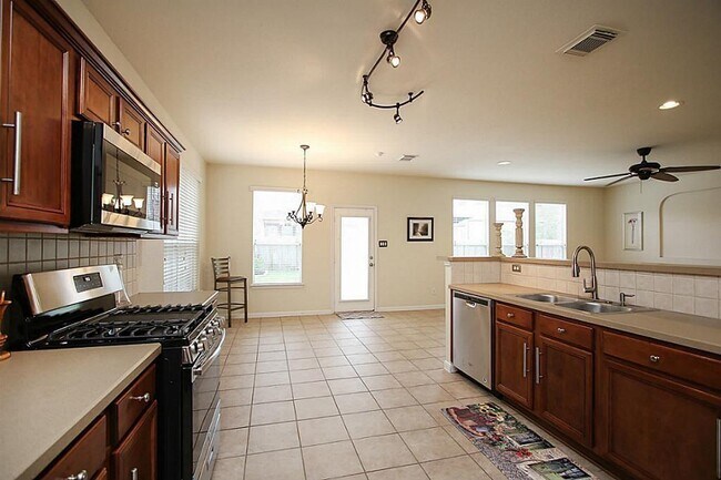 Building Photo - 29619 S Legends Bend Dr