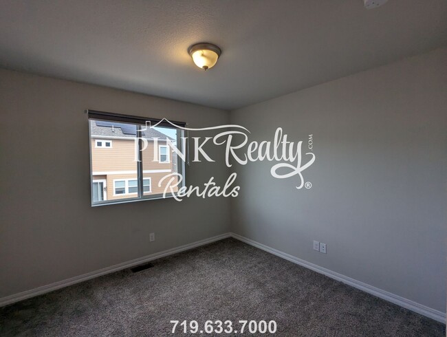 Building Photo - 19 N Raven Mine Dr