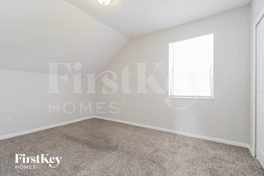 Building Photo - 5156 Aventura Blvd