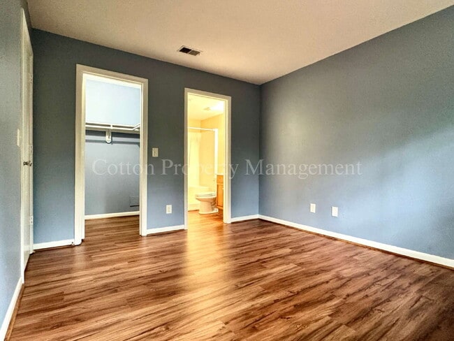 Building Photo - 4535 Holly Tree Rd