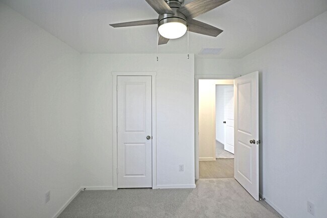 Building Photo - 7363 Orange Sapphire