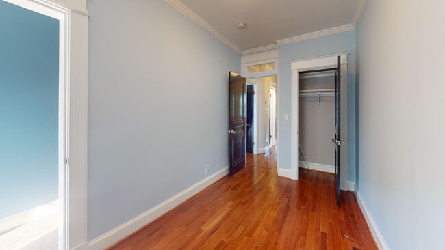 Building Photo - Spacious Three Bedroom Home W/Backyard, Ba...