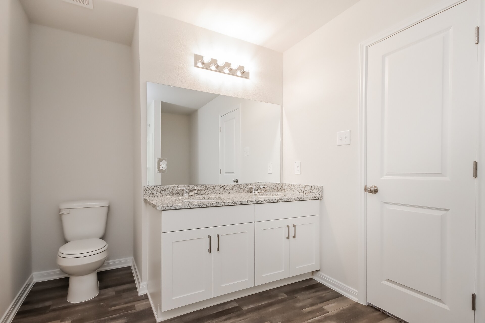 Building Photo - 15654 Briar Forest Dr