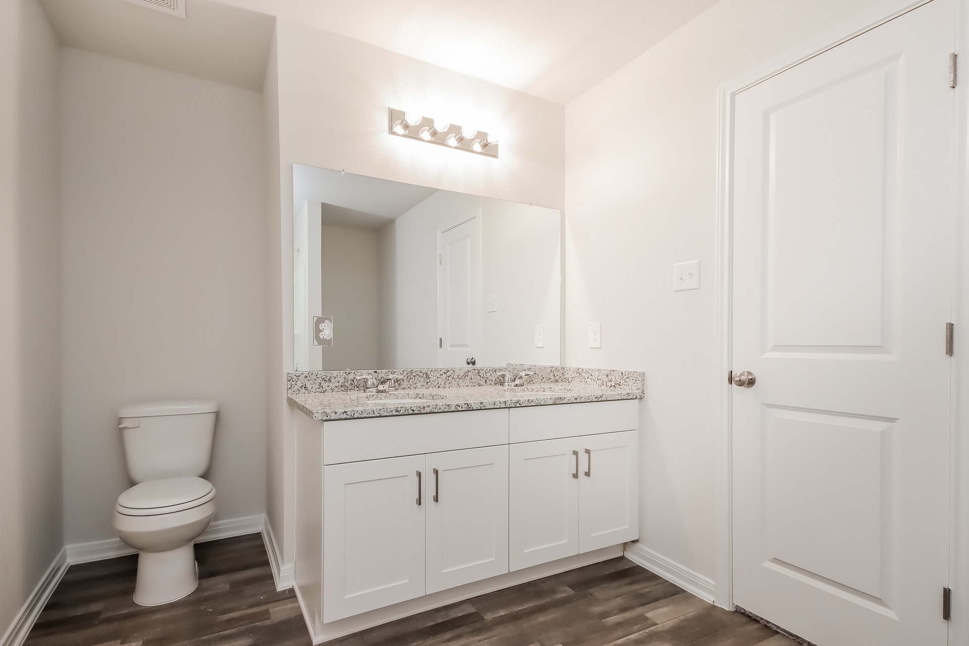 Building Photo - 15819 Del Norte Dr