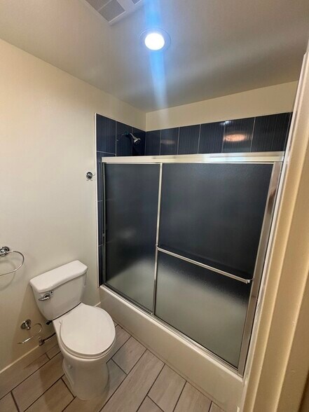 Building Photo - 6208 Brynhurst Ave