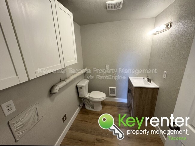 Building Photo - 2506 S Ash St