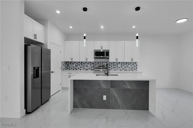 Building Photo - 2810 44th St SW