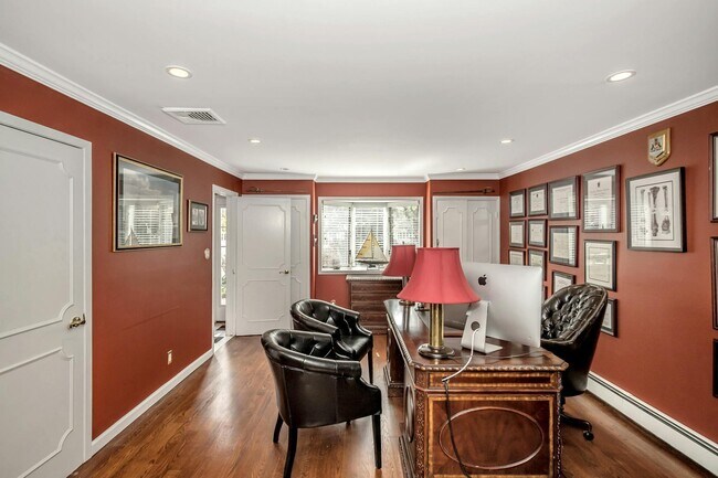 Building Photo - 1402 Bay Blvd