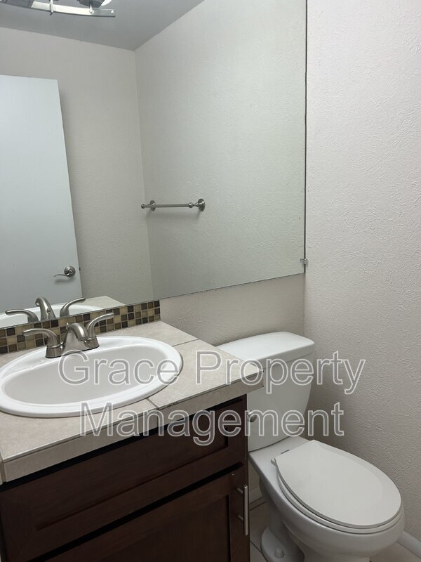 Building Photo - 10860 Stuart Cir