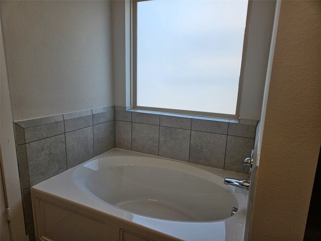 Building Photo - 2833 Bretton Woods Dr