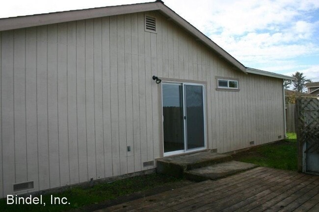 Building Photo - 3 br, 2 bath House - 2967 North St