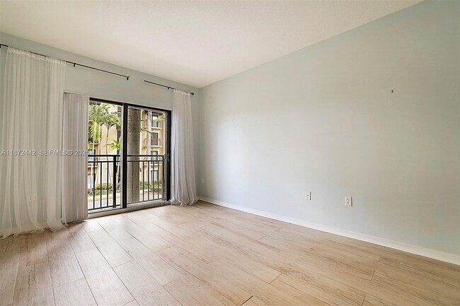 Building Photo - 4905 Midtown Ln