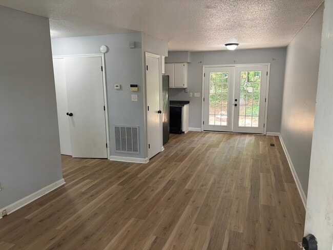 Building Photo - 839 Barringer Dr