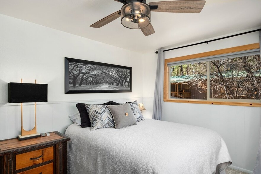 Building Photo - 402 4th St