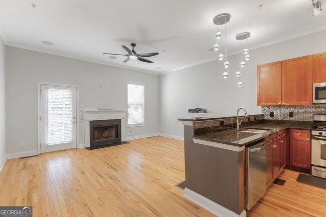 Building Photo - 1953 Sterling Oaks Cir NE