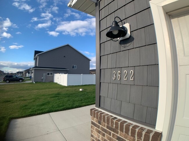 Primary Photo - 4 bed 3 bath Single Family Home