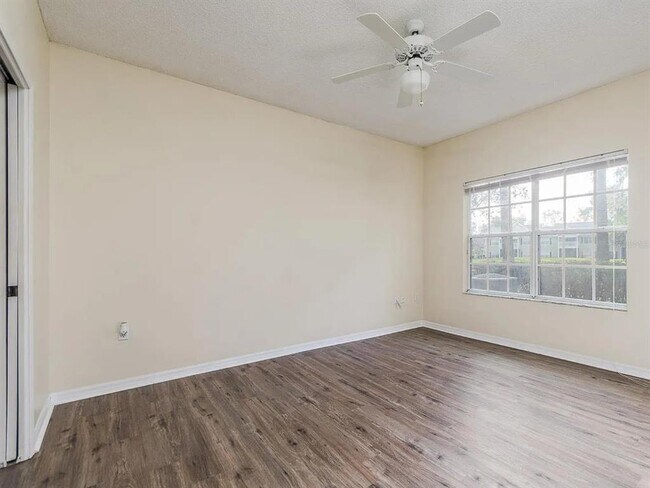 Building Photo - 10000 SW 52nd Ave