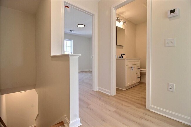 Building Photo - 1 Cottage St