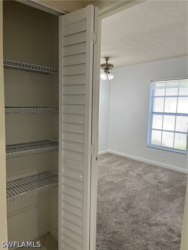 Building Photo - 1708 Kings Lake Blvd