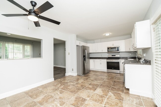 Building Photo - 3 bed 2 bath Home in Merrillville