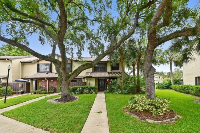 Building Photo - 4587 Carambola Cir S