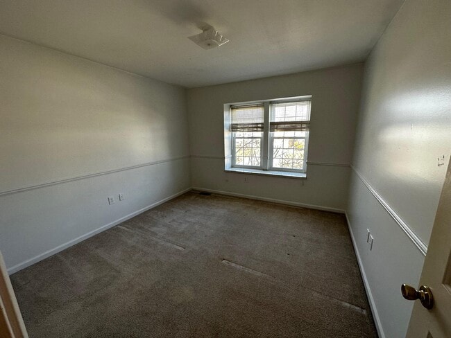 Building Photo - 41507 Simcoe Dr