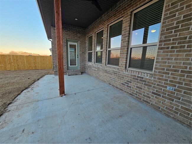 Building Photo - 1450 Sessile Oak Wy