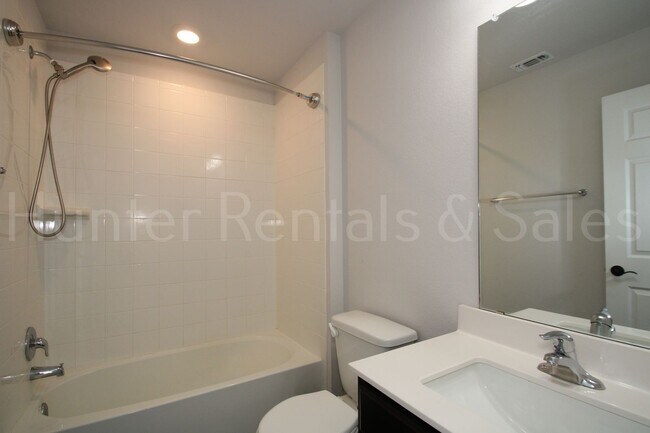 Building Photo - Upgraded Comfort in a Prime Temple Location