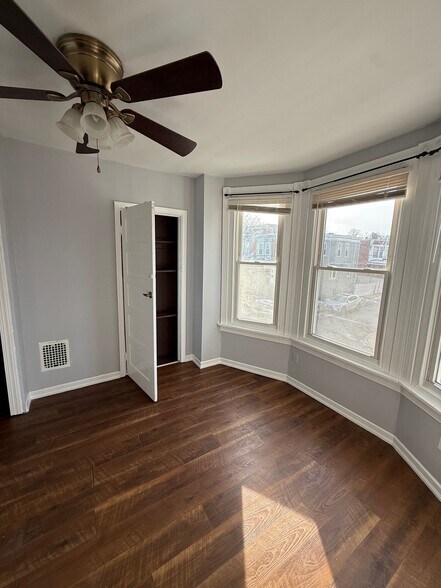 Building Photo - 5753 N Beechwood St