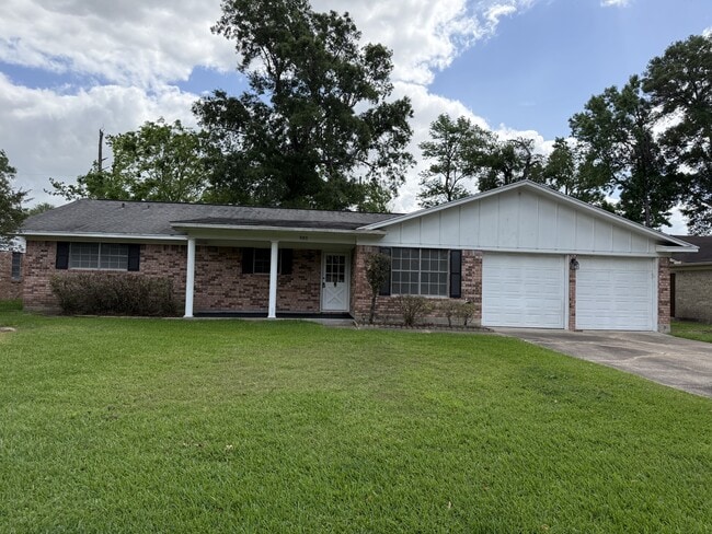 Building Photo - 880 Lockwood Dr