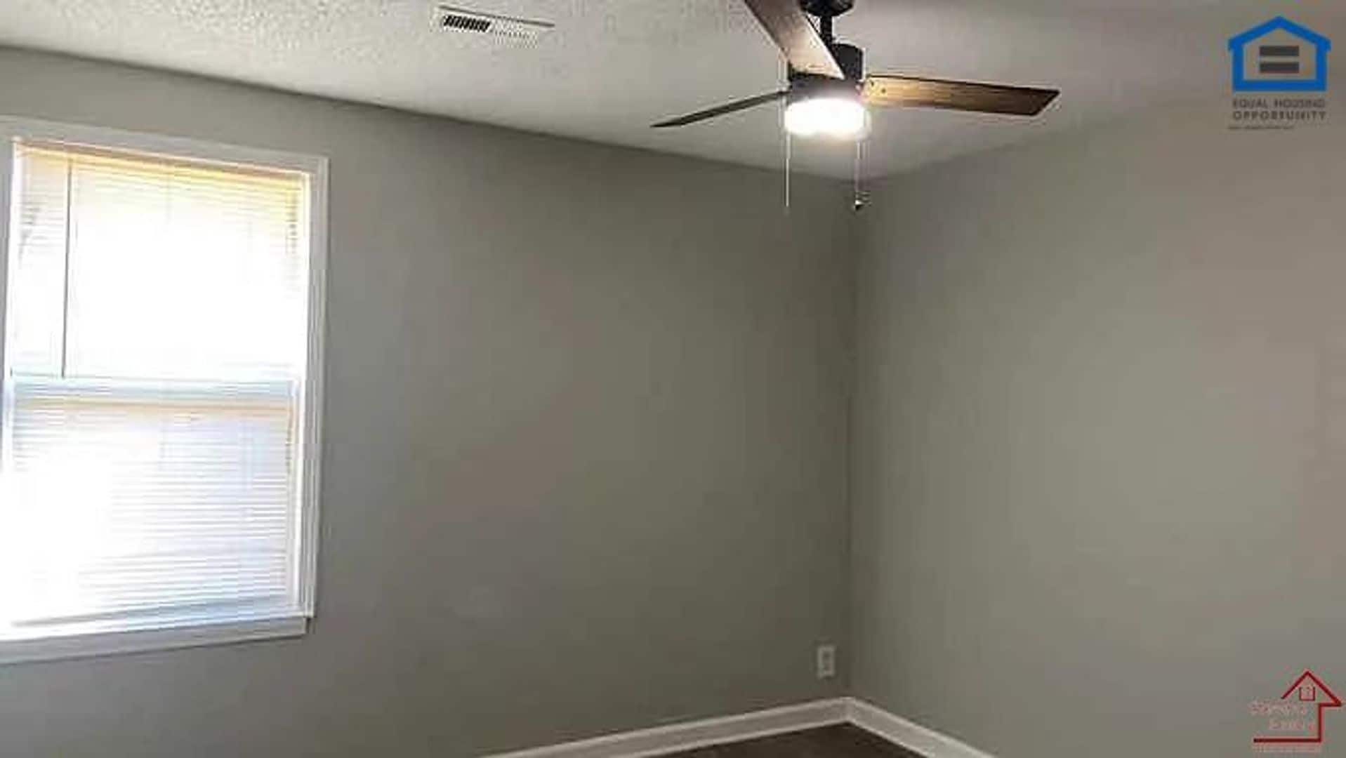 Building Photo - 425 Revels Dr