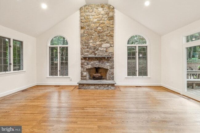 Building Photo - 2527 Hunter Mill Rd