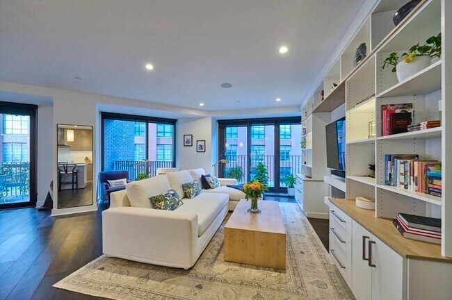 Building Photo - 16 W Broadway